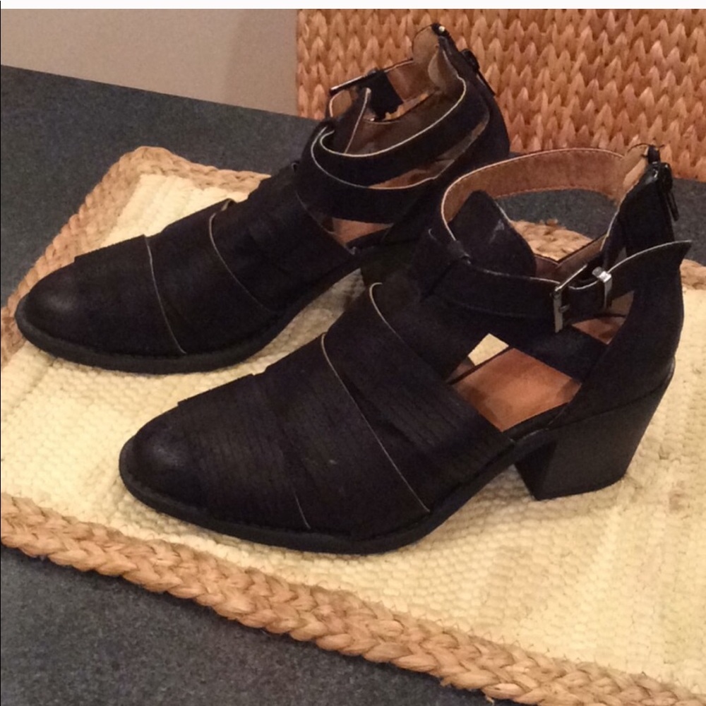 Size 7 black booties